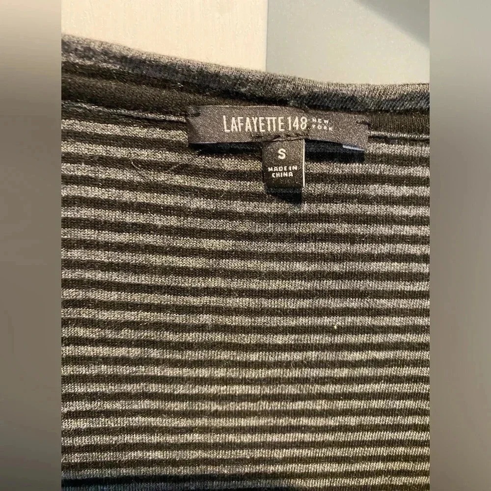 Lafayette 148 Scoop Neck BLACK/DARK GRAY Striped Modern Luxury T-shirt Small EUC - Picture 3 of 8